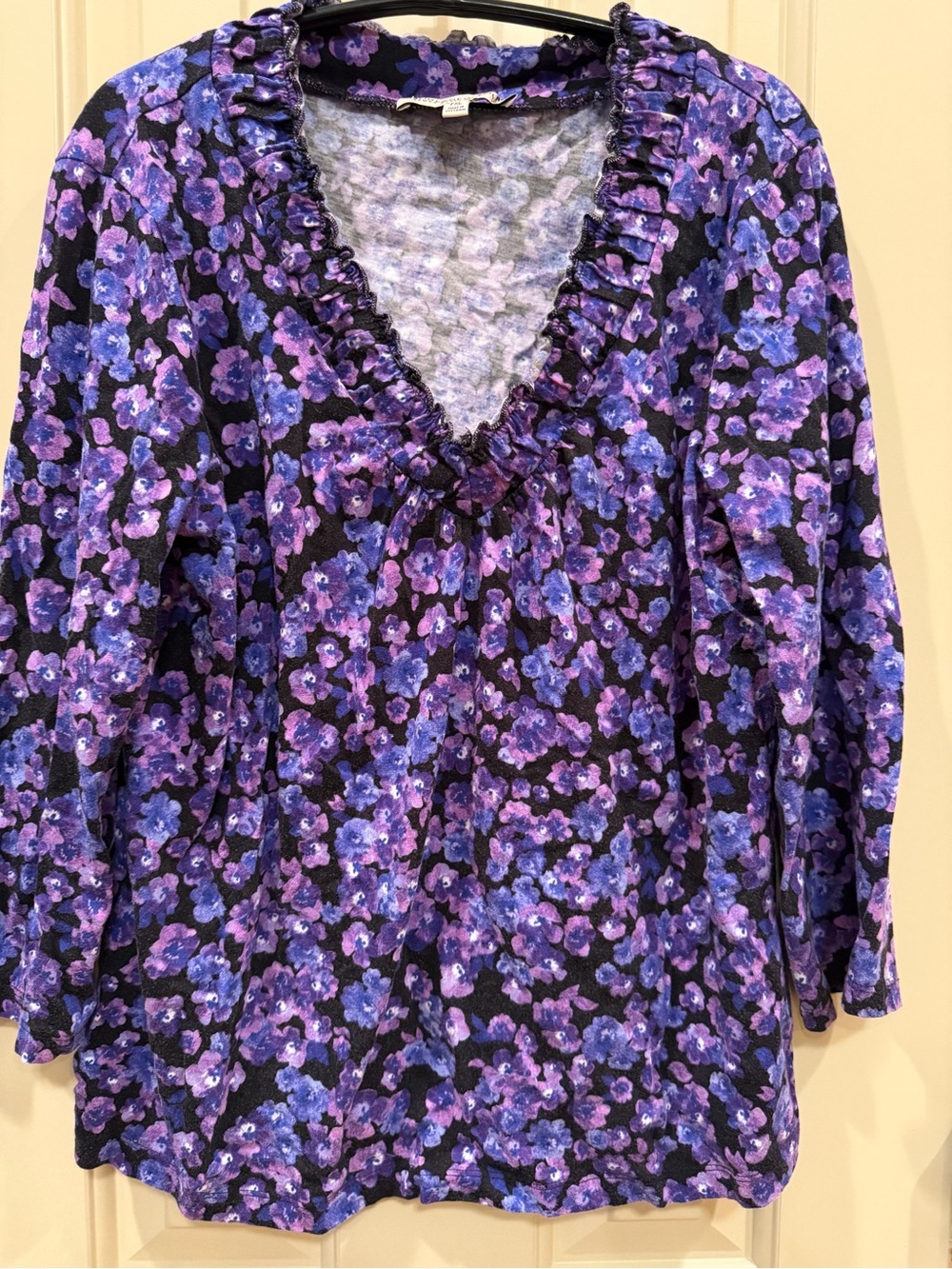 Jones New York Black Floral Ruffled V-Neck Tunic with Purple Accents